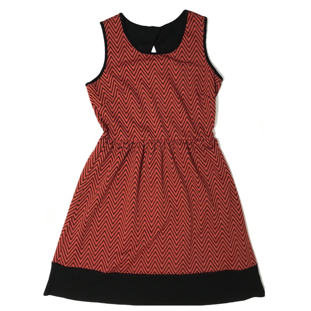 Le Lis Red Black Chevron Print Midi Flowing Dress